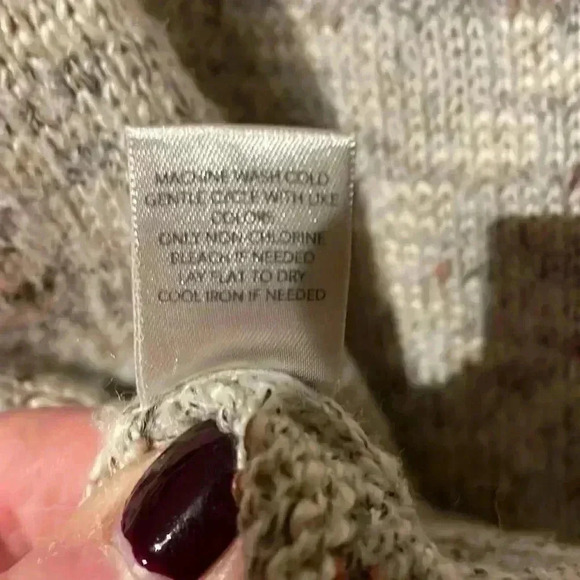 Christopher & Banks Sweater - Picture 10 of 10